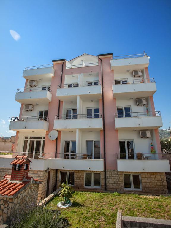 Apartments Kairos Seget Vranjica Exterior foto